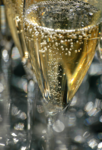 Fordelen ved denne drink er at du ikke behøver at investere i den dyreste mousserende vin